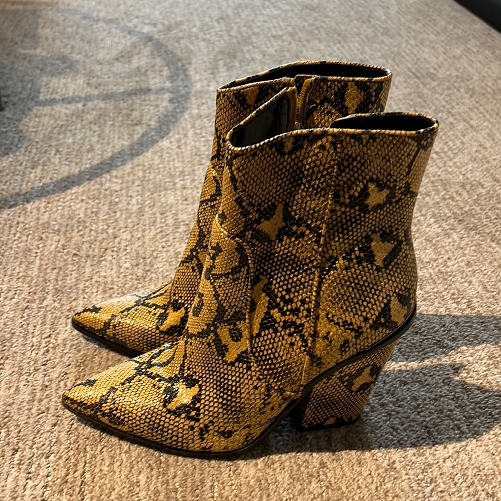 Steve Madden Rarely Bootie
